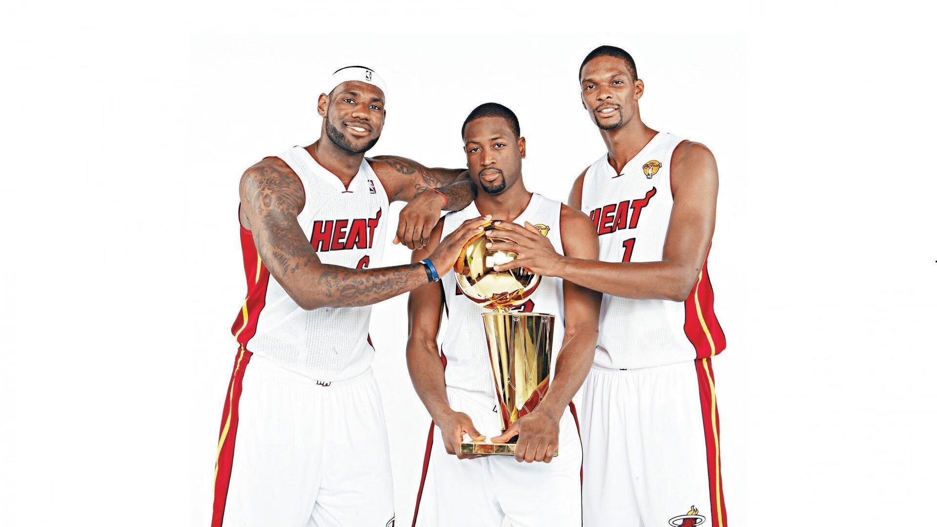 伊万新帅亮相，雄心勃勃，自信球队准备就绪